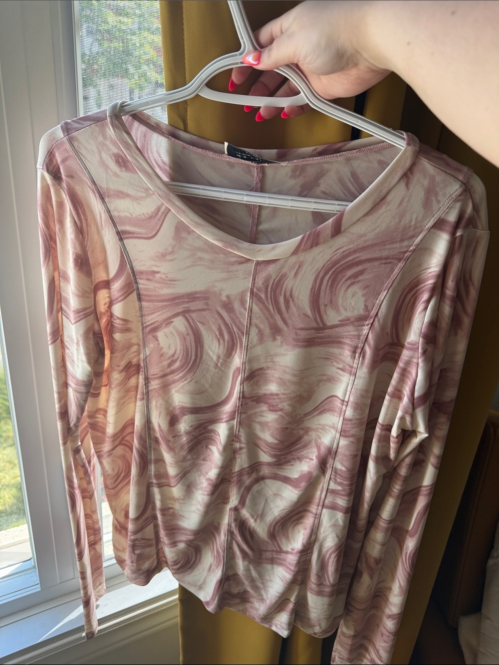 Women's Long-Sleeve Swirl Print Top in Dusty Rose